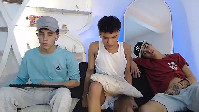 THREE GUYS HOT online show from 27, 9, 2025