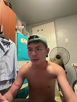 Snapshot of twinkrnboy chatting on 27, 5, 2026 twinkrnboy online show from 27, 5, 2026
