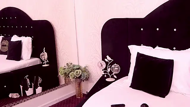 LorenaKartel online show from 18, 11, 2025