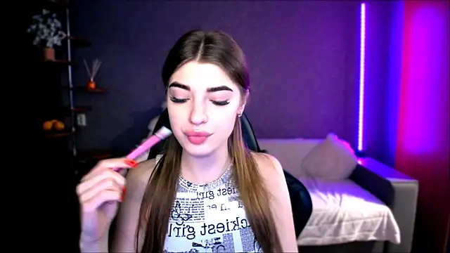 Dianaa Lee0 online show from 10, 9, 2025