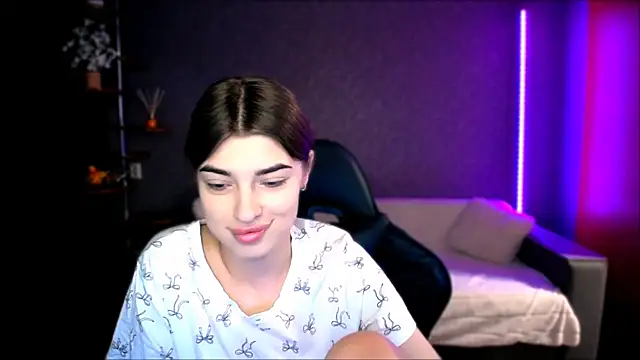 Dianaa Lee0 online show from 19, 9, 2025