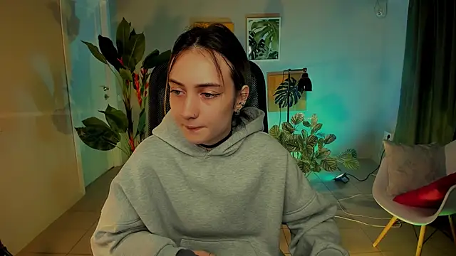 olivianorton online show from 25, 9, 2025