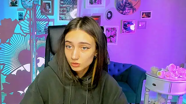 olivianorton online show from 26, 9, 2025