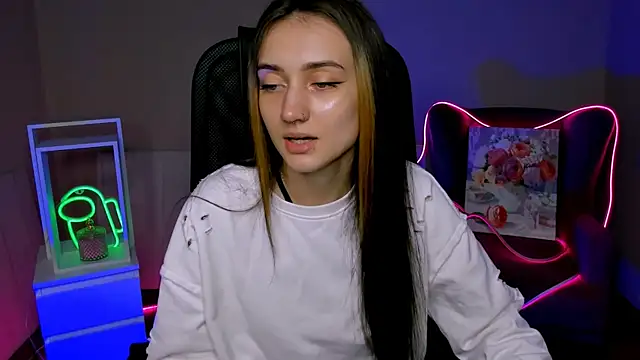 olivianorton online show from 4, 11, 2025