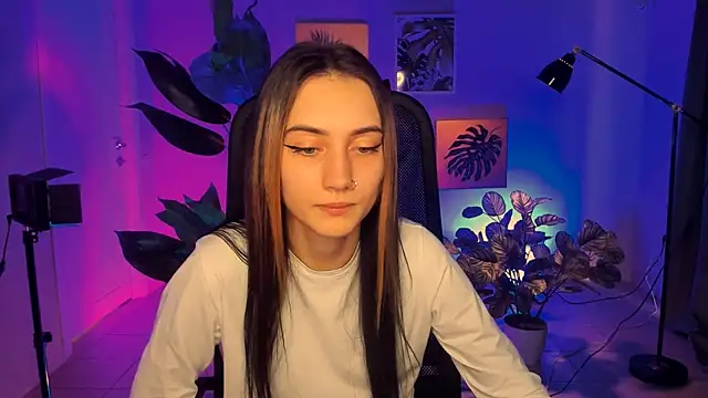 olivianorton online show from 18, 9, 2025