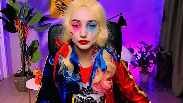 olivianorton online show from 31, 10, 2025