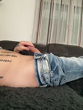 maxmaxmad8502 online show from 19, 3, 2026