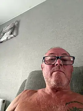 Snapshot of naughtygrandad1 chatting on 28, 6, 2026 naughtygrandad1 online show from 28, 6, 2026