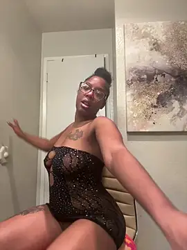 ObsessedWLyla online show from 25, 9, 2025