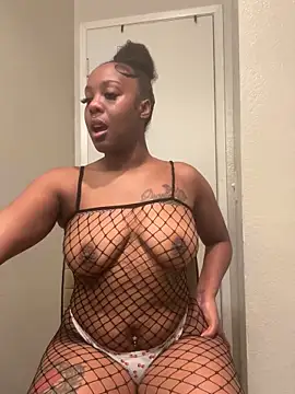 ObsessedWLyla online show from 14, 11, 2025