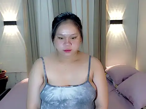 Snapshot of avery_in_paradisexx chatting on 5, 11, 2025 avery in paradisexx online show from 5, 11, 2025