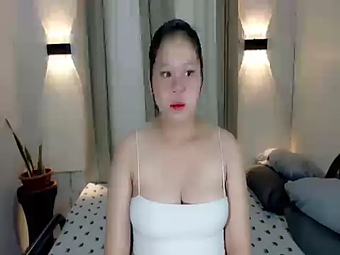 Snapshot of avery_in_paradisexx chatting on 9, 10, 2025 avery in paradisexx online show from 9, 10, 2025