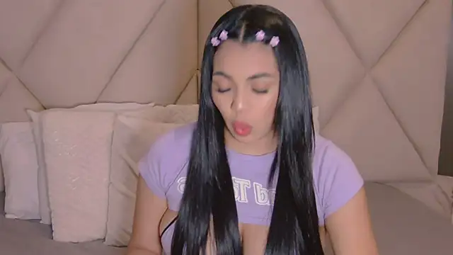 CharlotteeBrownn online show from 26, 3, 2026