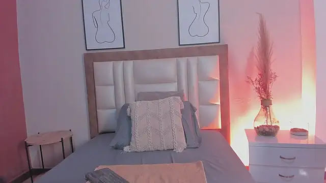 SamantaVee online show from 10, 9, 2025