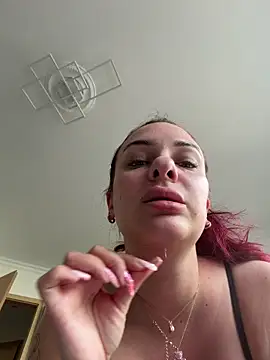 OliviaaFischer online show from 5, 5, 2026