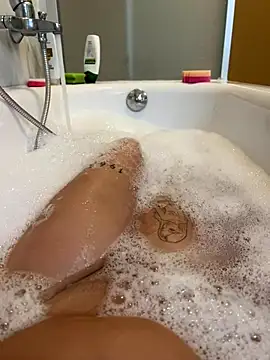 OliviaaFischer online show from 2, 12, 2025