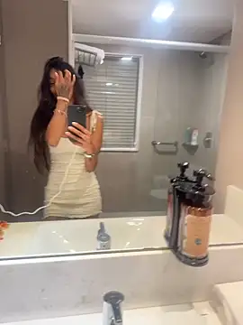 Sarajames online show from 6, 10, 2025