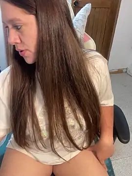 emma hot2006 online show from 21, 12, 2025