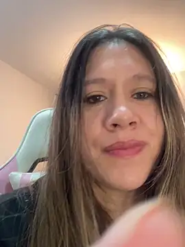 emma hot2006 online show from 23, 10, 2025