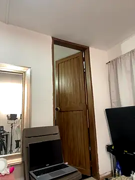 emma hot2006 online show from 27, 9, 2025