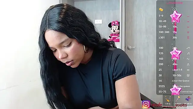 Chanell mina online show from 23, 11, 2025