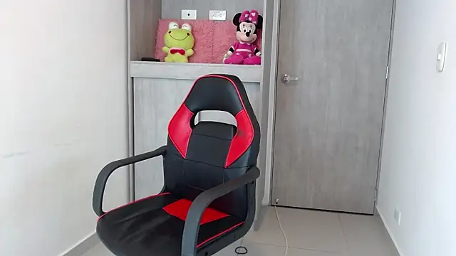 Chanell mina online show from 8, 11, 2025