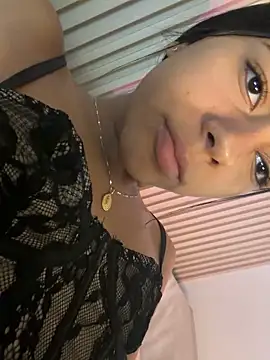 LilybethGray online show from 17, 4, 2026