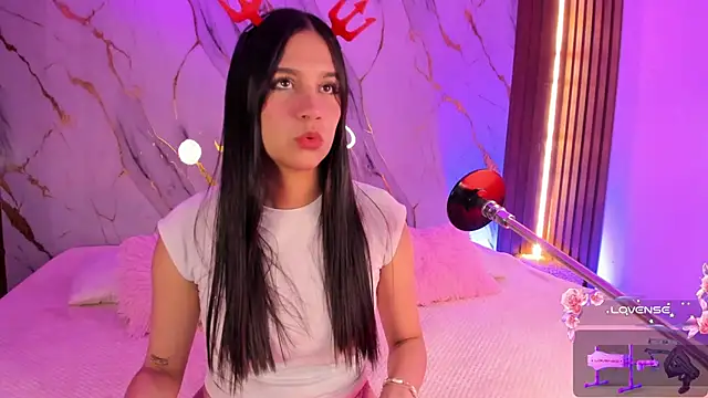 Emmiicute online show from 2, 11, 2025