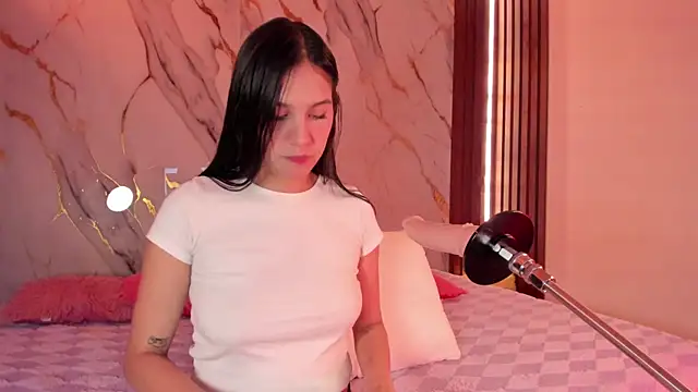 Emmiicute online show from 9, 10, 2025