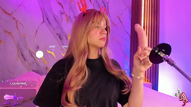 Emmiicute online show from 28, 10, 2025