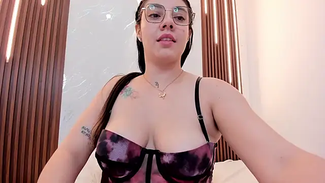 CarolinaMejia online show from 12, 10, 2025