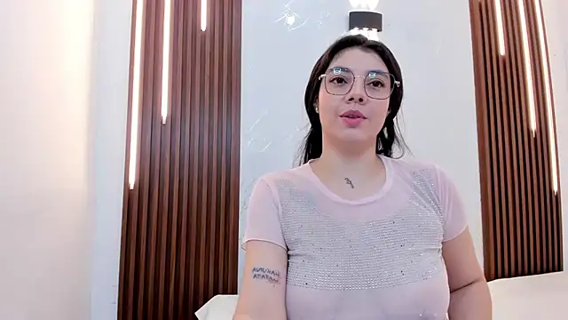 CarolinaMejia online show from 23, 9, 2025