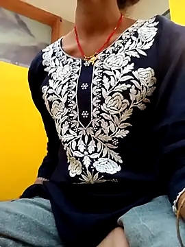 Snapshot of priyastrip314 chatting on 8, 10, 2025 priyastrip314 online show from 8, 10, 2025