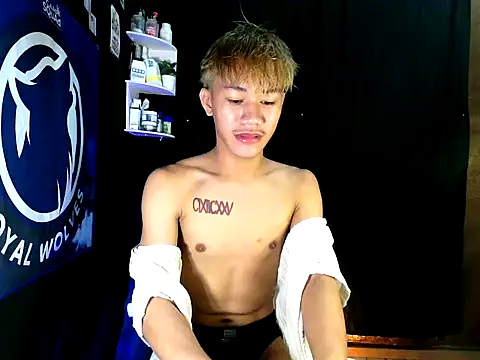 Snapshot of naughtyboyloy_0 chatting on 15, 11, 2025 naughtyboyloy 0 online show from 15, 11, 2025