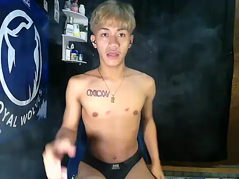 Snapshot of naughtyboyloy_0 chatting on 12, 11, 2025 naughtyboyloy 0 online show from 12, 11, 2025