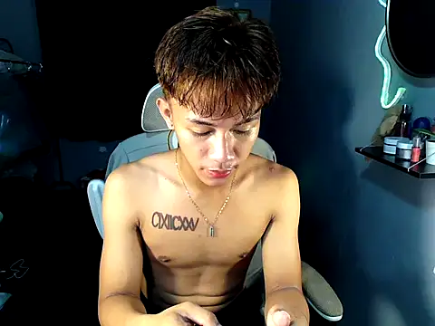 Snapshot of naughtyboyloy_0 chatting on 25, 5, 2026 naughtyboyloy 0 online show from 25, 5, 2026