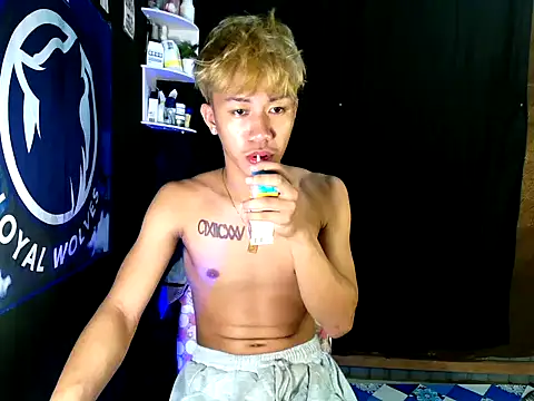 Snapshot of naughtyboyloy_0 chatting on 21, 11, 2025 naughtyboyloy 0 online show from 21, 11, 2025