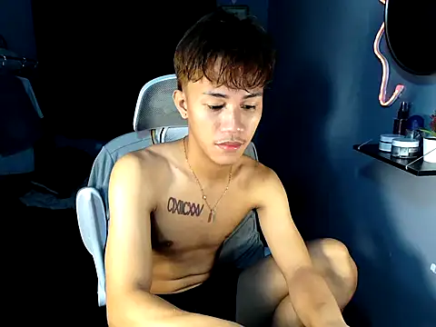 Snapshot of naughtyboyloy_0 chatting on 25, 5, 2026 naughtyboyloy 0 online show from 25, 5, 2026