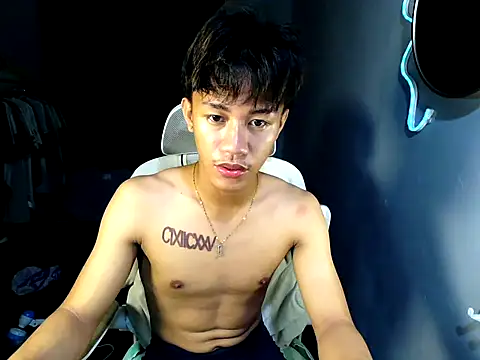 Snapshot of naughtyboyloy_0 chatting on 13, 5, 2026 naughtyboyloy 0 online show from 13, 5, 2026