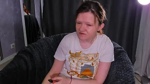 Nora lovvvv online show from 14, 9, 2025