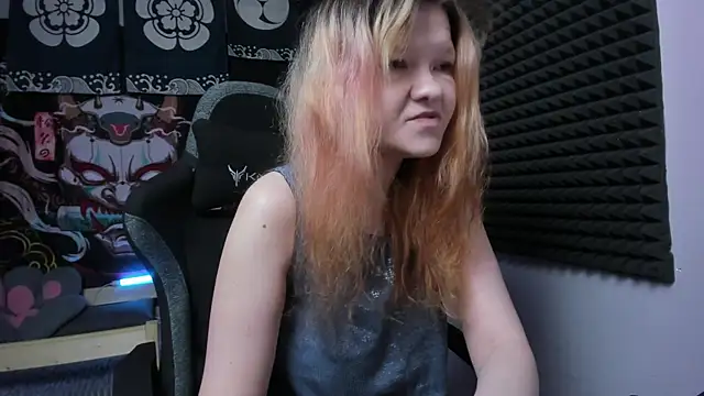 Nora lovvvv online show from 23, 9, 2025