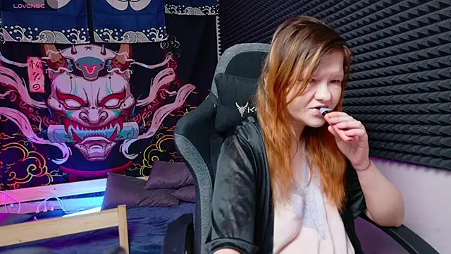 Nora lovvvv online show from 21, 12, 2025