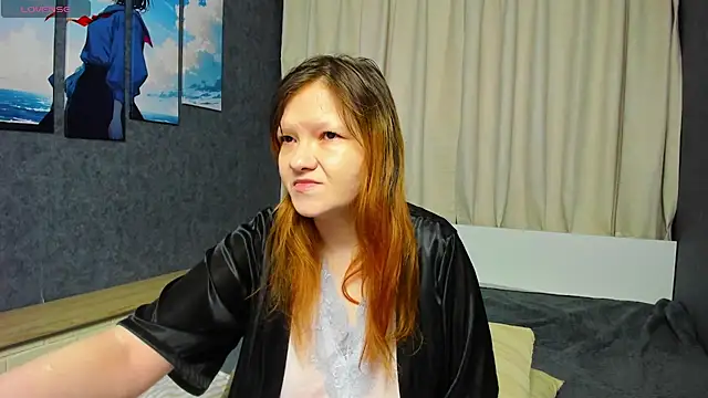 Nora lovvvv online show from 9, 11, 2025