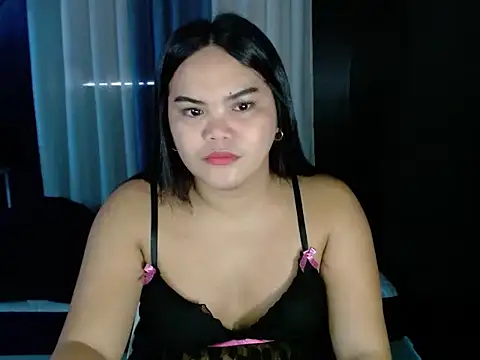 Snapshot of KylieSmith chatting on 14, 11, 2025 KylieSmith online show from 14, 11, 2025