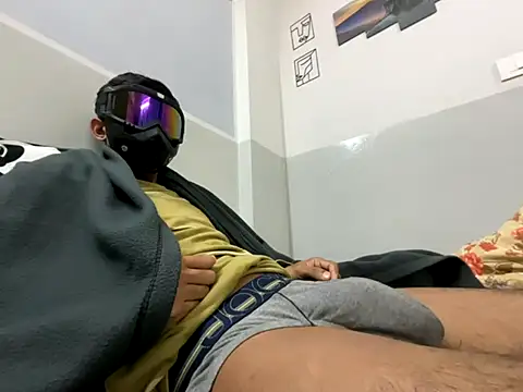 Snapshot of monster_fuck chatting on 11, 11, 2025 monster fuck online show from 11, 11, 2025