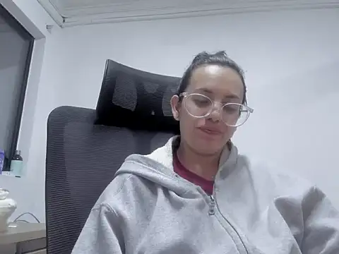 dalila macherano1 online show from 10, 10, 2025