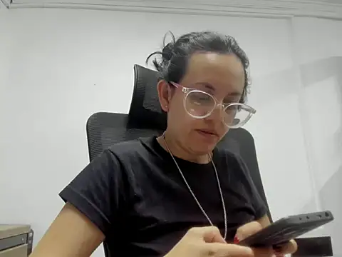 dalila macherano1 online show from 3, 10, 2025