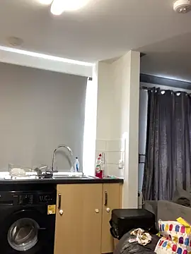 itsyourgirltee online show from 25, 9, 2025