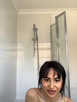 itsyourgirltee online show from 12, 4, 2026