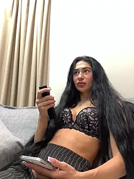 itsyourgirltee online show from 11, 11, 2025